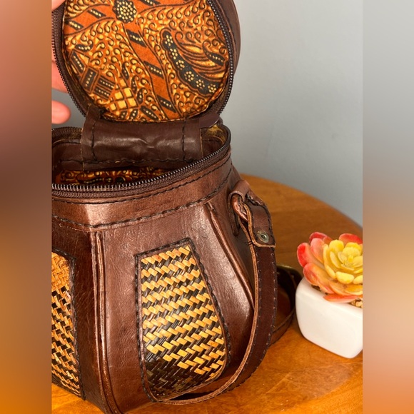 Leather & Rattan CrossBody Bucket Bag - Picture 7 of 13